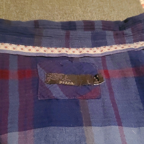 PrAna 100% Cotton button up - Picture 2 of 4